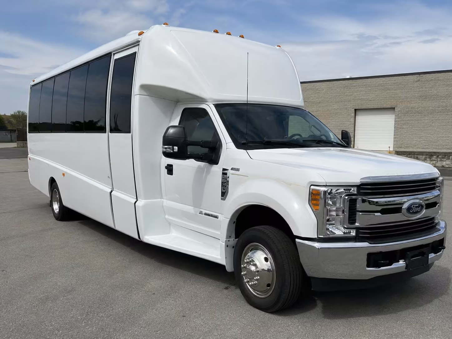 15 passenger minibus