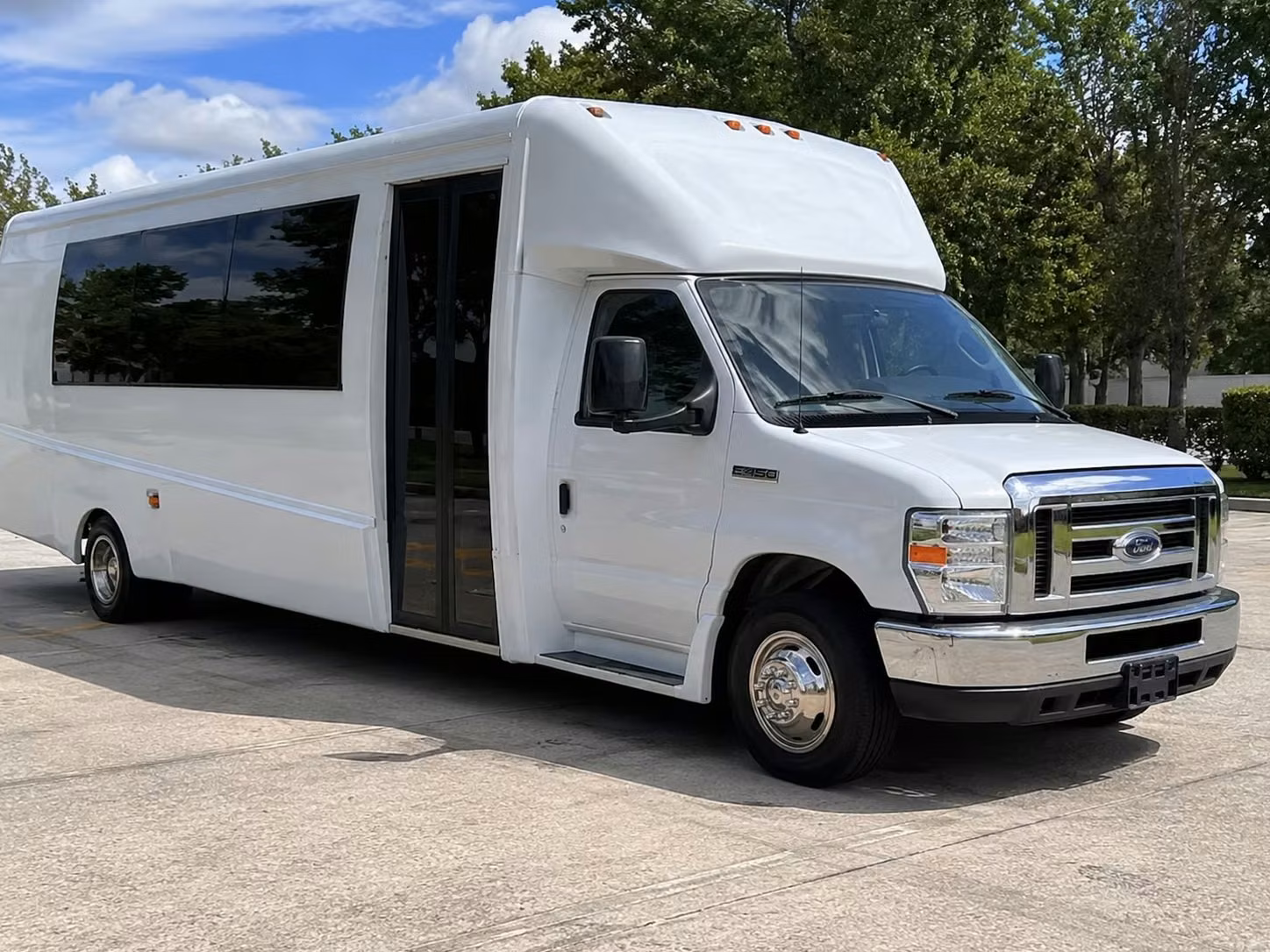 rent a party bus or minibus for your stillwater bridal party transportation